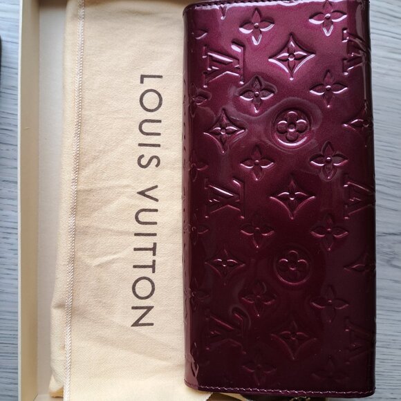 Louis Vuitton Vernis Eggplant Clutch / Hand Purse with strap - Picture 10 of 12